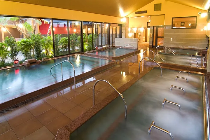 指宿こころの湯のお風呂と温泉の特徴